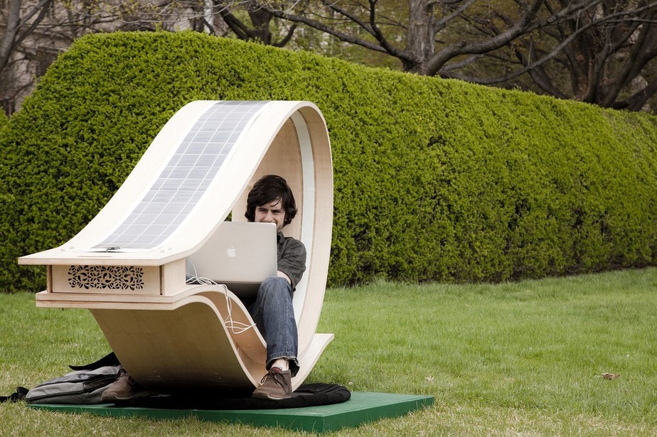 Solar Energy Powered Charging Station called Soofa in Boston