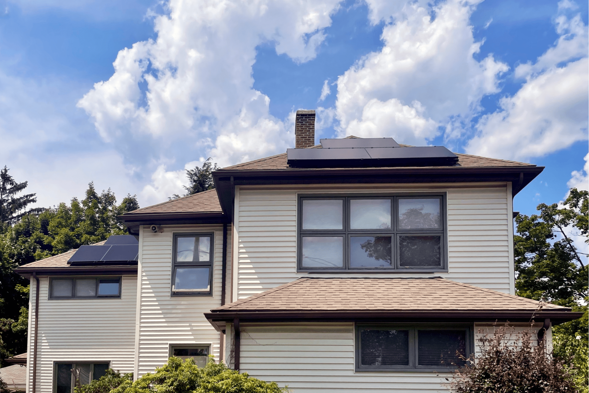 house with Solaris Renewables solar panels